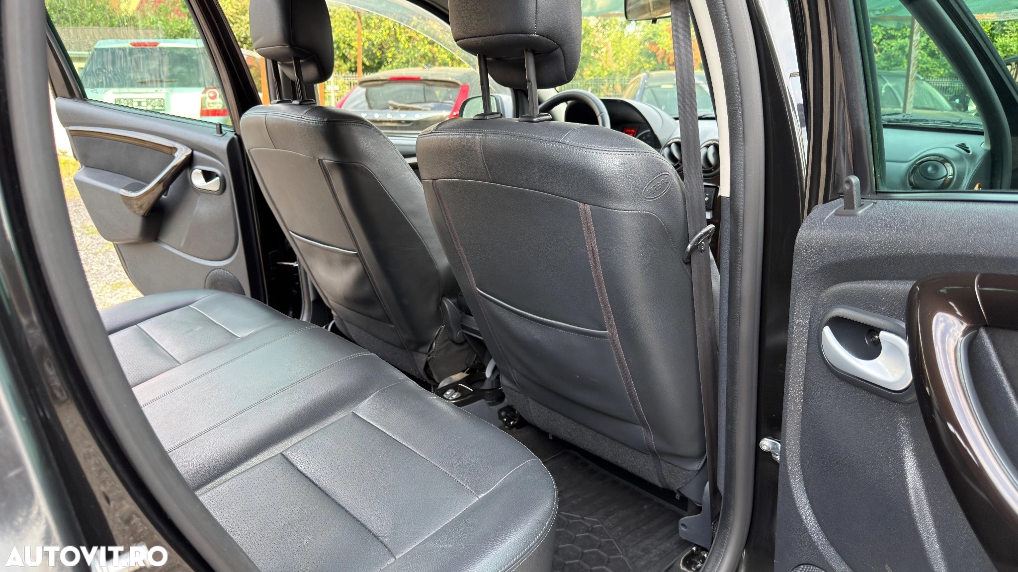 Dacia Duster 4x4 Prestige - poza 9