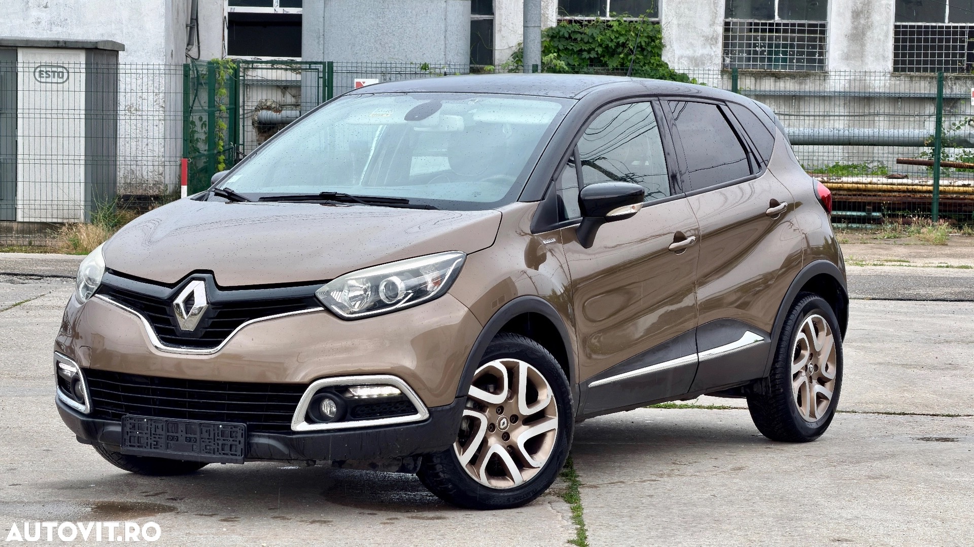Renault Captur 1.5 dci 110cp 6 trepte - poza 2