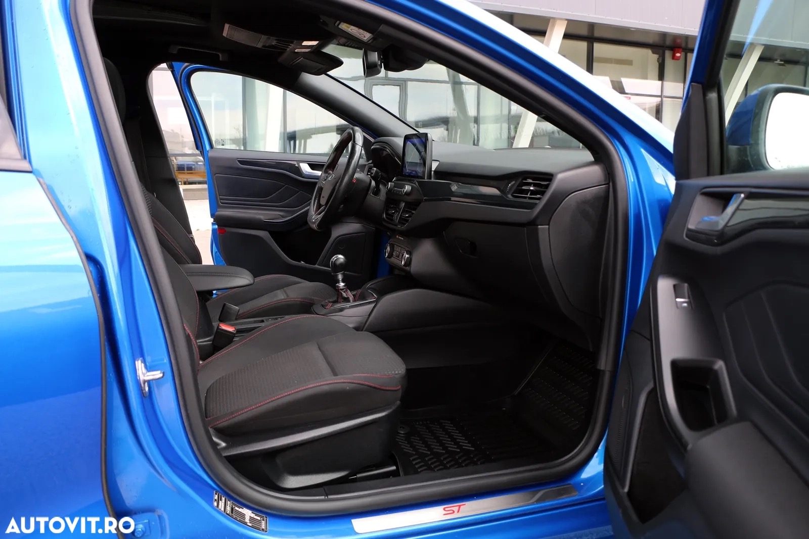 Ford Focus 1.0 EcoBoost Start-Stopp-System ST-LINE DESIGN - poza 10